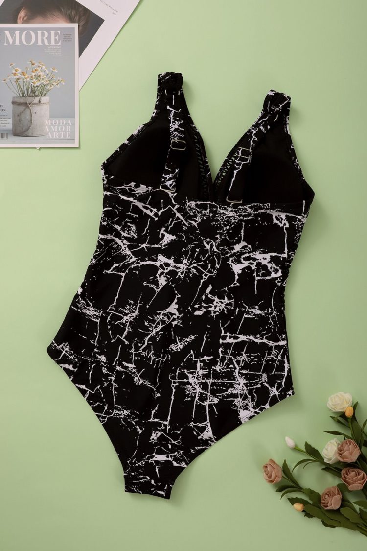 Janet Womens Black Abstract Print Lattice Plunge One Piece Swimsuit